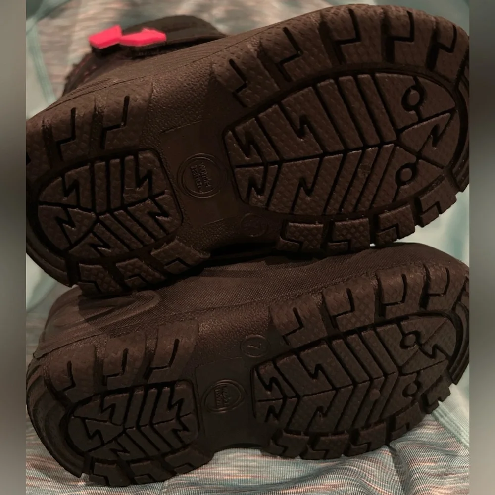 WONDER NATION Snow Winter Boots Velcro straps Toddler Girl sz 7 NEW
